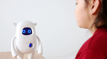 AI 학습 로봇 뮤지오, 일본 초등·중학교에서 영어를 가르치다